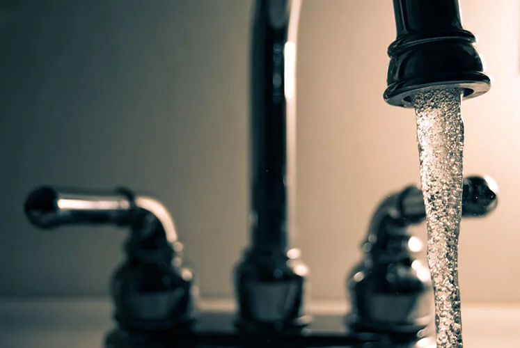 Agua, gasto variable en la economía domestica