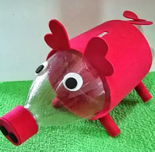 Hucha cerdito sostenible con materiales reciclables