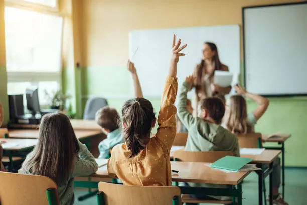 ¡Impulsa la educación financiera en tu colegio!